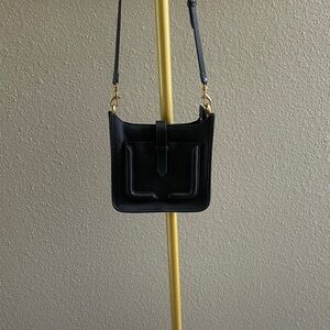 Elegant Black Leather Shoulder/crossbody Bag